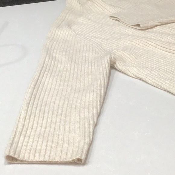 COPY - CLEARANCE | H & M cropped Mock turtleneck sweater; LIKE NEW - Picture 6 of 8